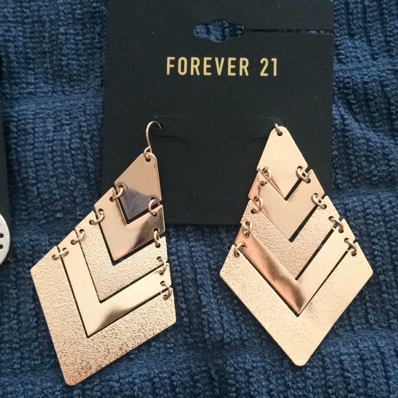 Earring set - Picture 2 of 2